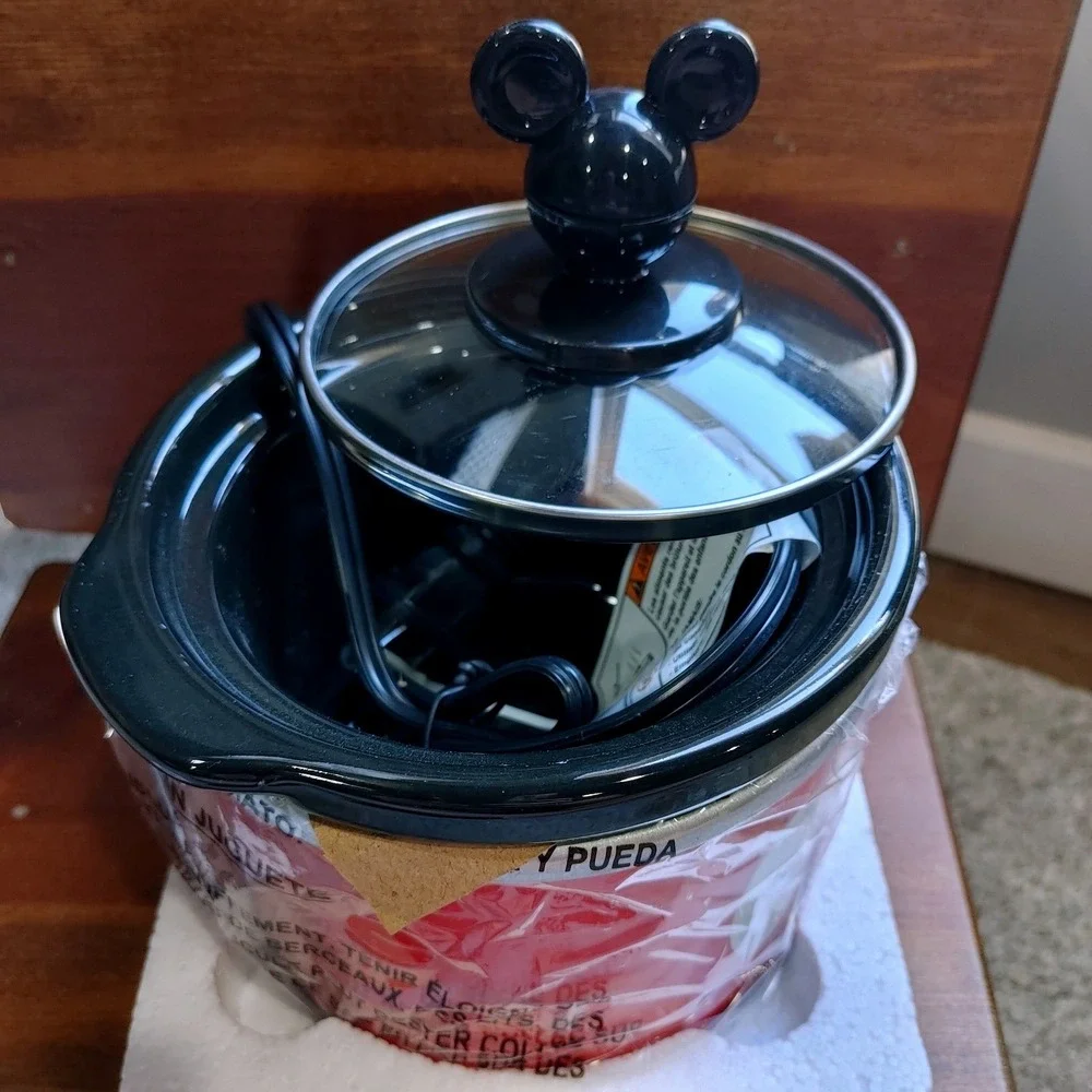 Disney Mickey Mouse Mini Slow Cooker .65 Quart Red Black DCM-065 Select Brands